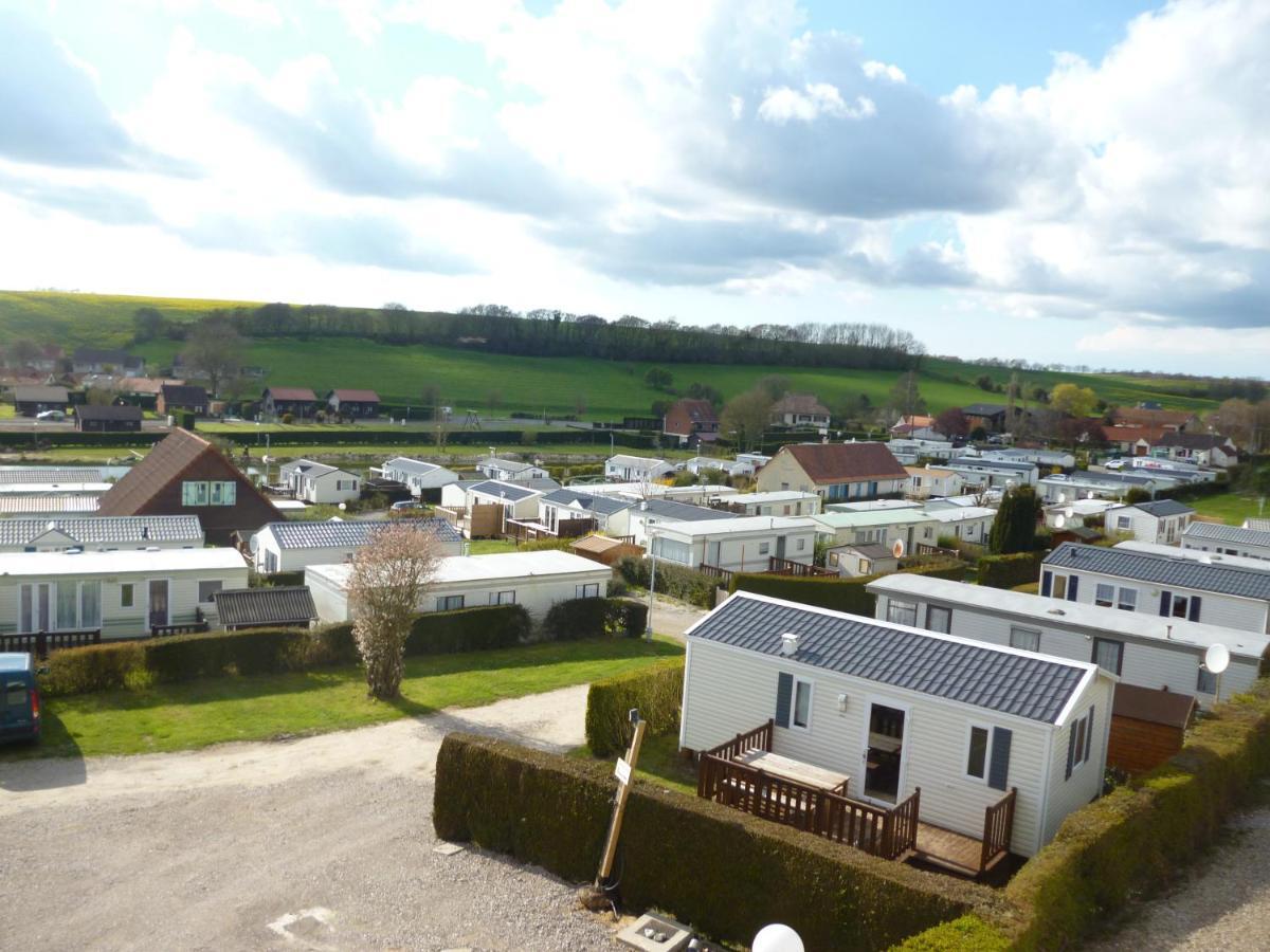 Auberge Des Etangs Roussent Esterno foto