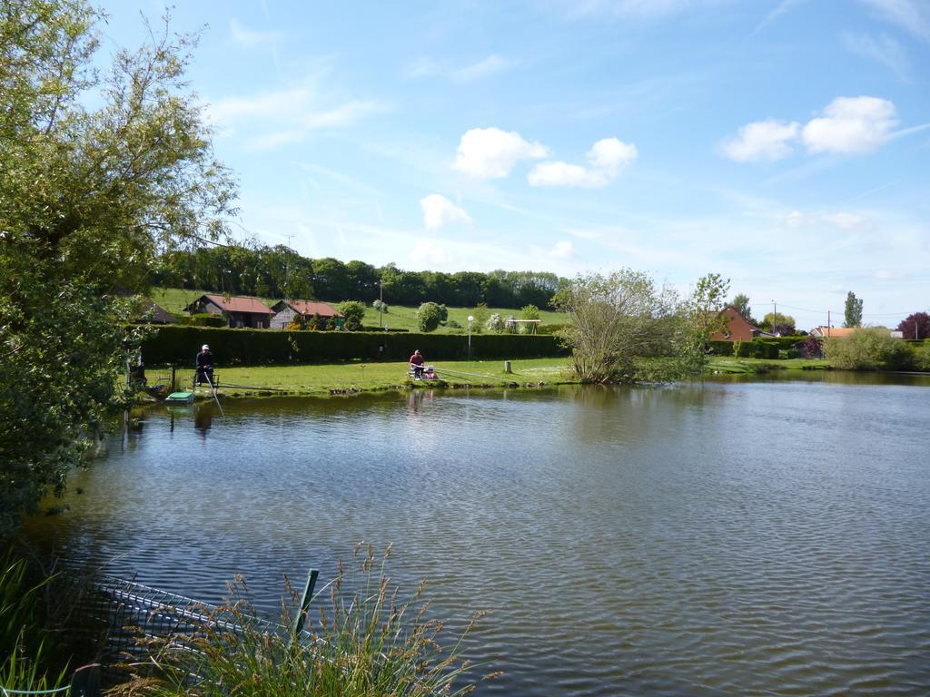 Auberge Des Etangs Roussent Esterno foto